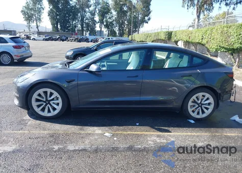 2023 Tesla Model 3 Long Range Dual Motor All-Wheel Drive z USA, uszkodzony, nr VIN 5YJ3E1EBXPF631851